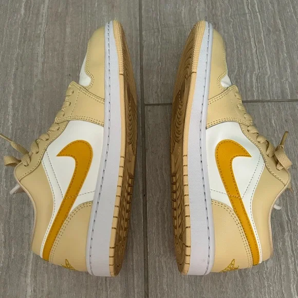 Nike Air Jordan 1 Low - Picture 5 of 7